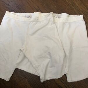 So low 10-12 bicycle shorts white